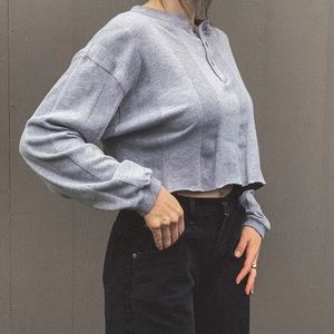 (SOLD) Grey Long Sleeve Crop Top